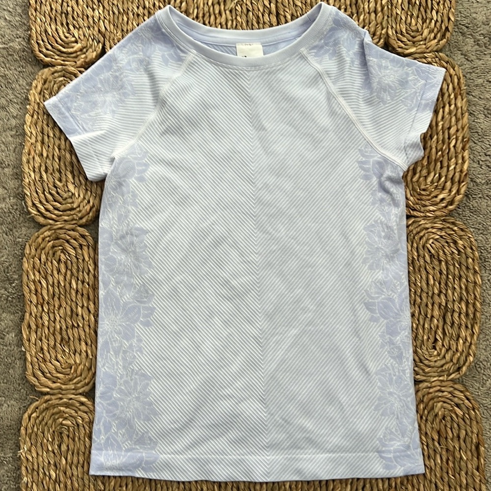 Girls Purple Floral Seamless T Shirt All in Motion Size M (7/8)